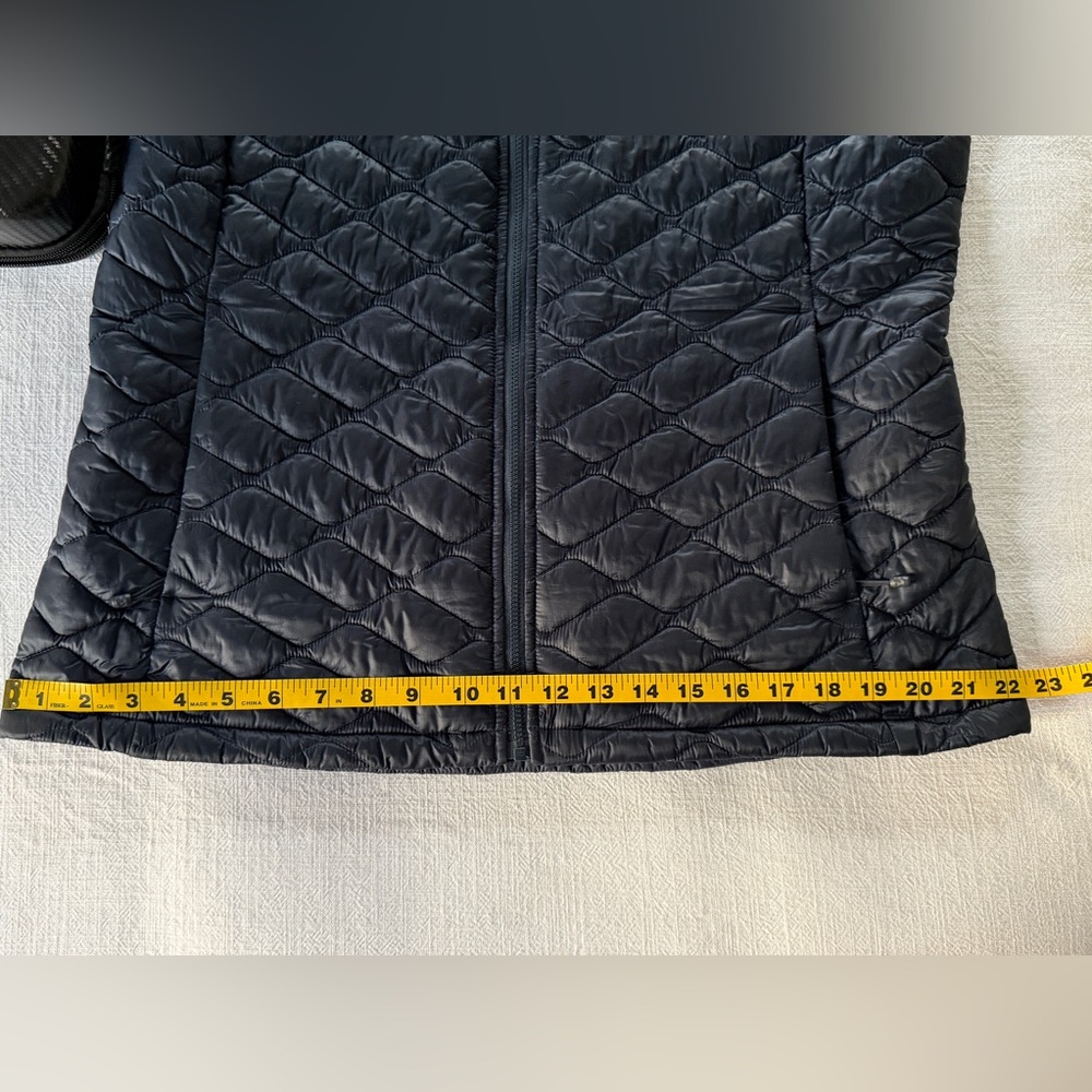 The North Face Thermoball Vest - never worn - Picture 8 of 10